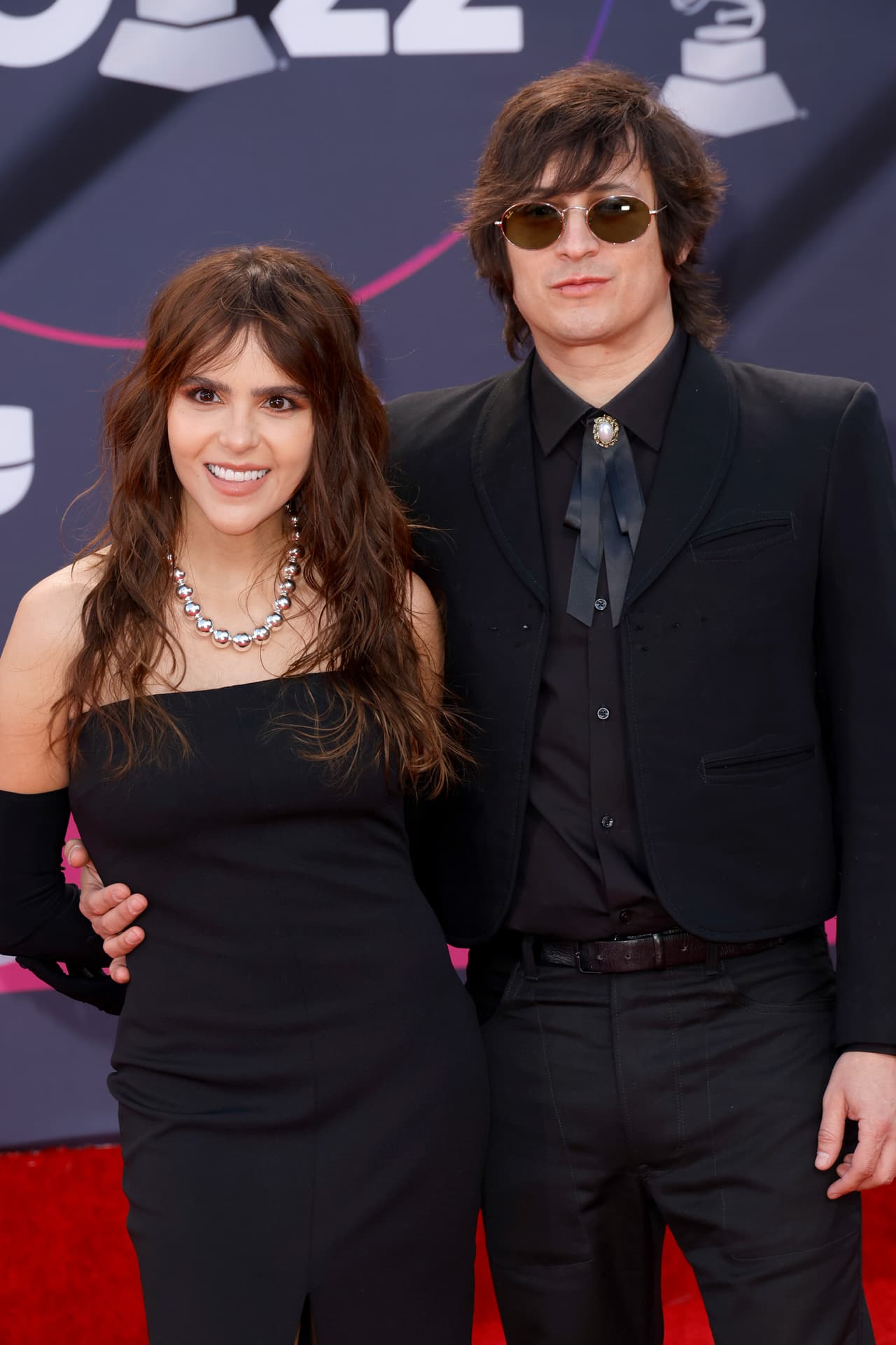 Yuya y Siddhartha fueron la otra pareja de famosos que aprovechó los Latin GRAMMY 2022 para dejarse ver como pocas veces