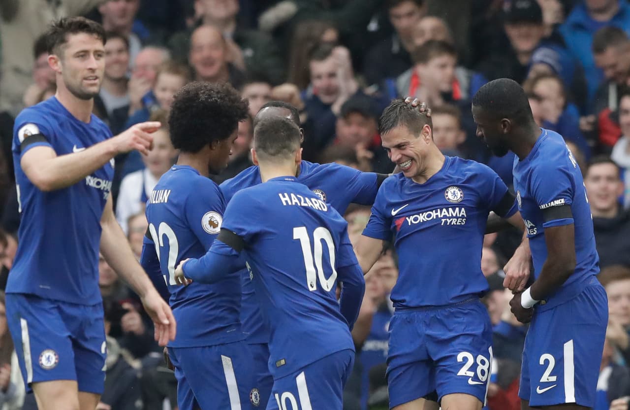 El partido se encontraba 1-0 para Chelsea trasa el gol de Azpilicueta al minuto 36 de la primera parte.
