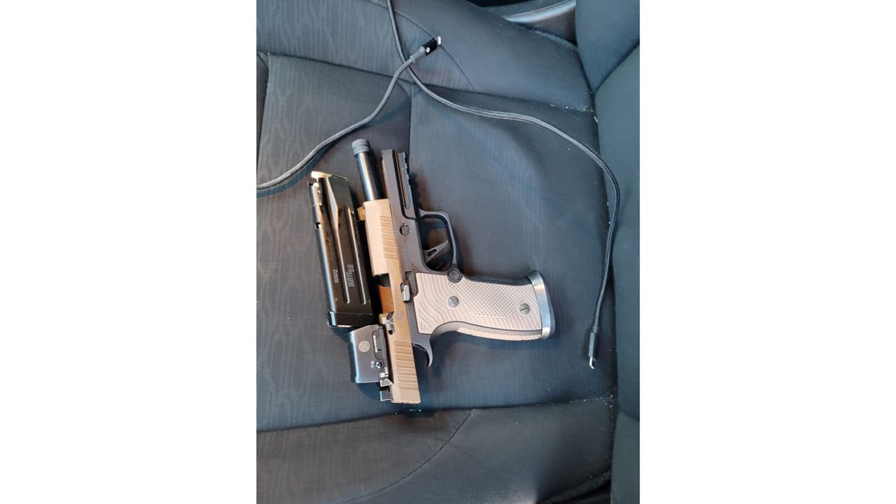 Trump comparte foto del arma que presuntamente el hombre baleado portaba en Minnesota