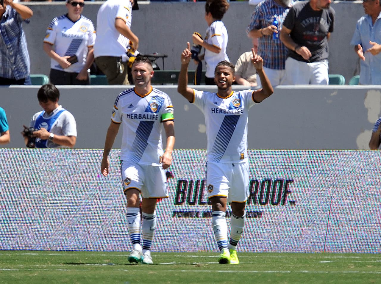 Giovani dos Santos (LA Galaxy) – Llegó al Galaxy en el verano del 2015 como uno de los jugadores más ganadores en la historia del Tri habiendo conseguido el Mundial Sub-17 y la medalla de Oro en Londres 2012. Formó un tridente de ensueño con Steven Gerrard y Robbie Keane.
