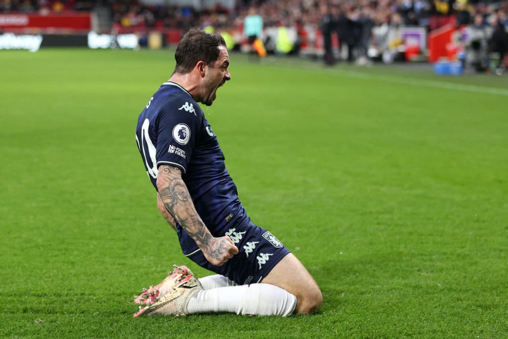 Aston Villa cae 1-2 ante Brentford durante la fecha 21 en la Premier League. Yoane Wissa y Mads Roerslev le dieron al triunfo a los locales sobre el único tanto de Danny Ings.