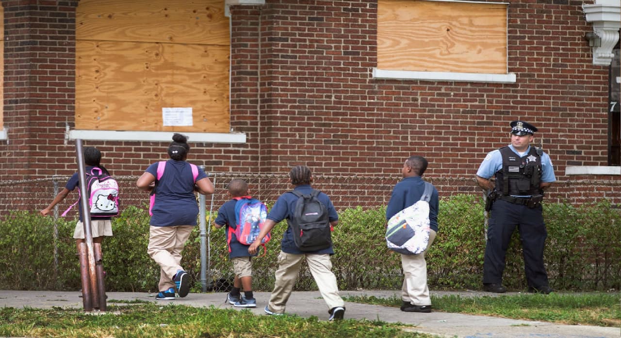 <b>HB 576/SB 1577:</b>
<br>Concede a los estudiantes de Illinois hasta cinco ausencias justificadas para dar prioridad a su salud mental.