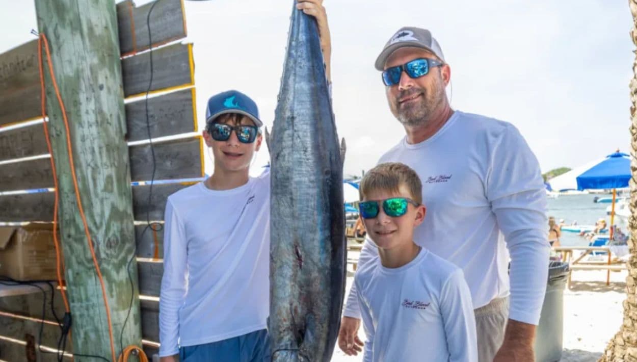 El Flora-Bama Fishing Rodeo convierte la costa en uno de los torneos de pesca más grandes y emocionantes de Estados Unidos,