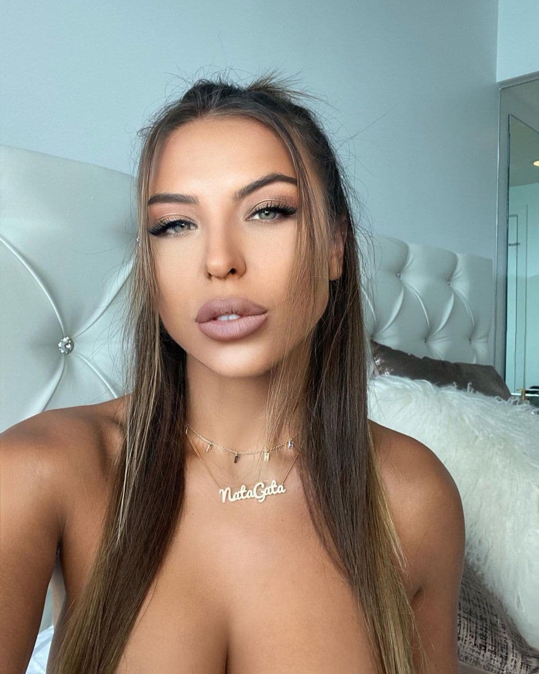 Sus padres, sin embargo, no comparten la misma nacionalidad ya que su mamá es brasileña, mientras que su padre es argentino.