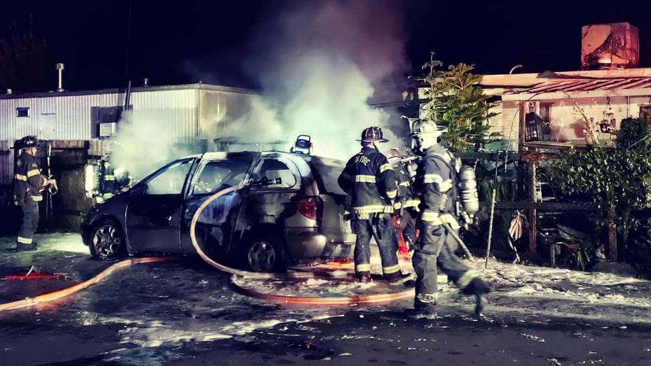Incendio en parque de casas rodantes desplaza a una familia en Lodi