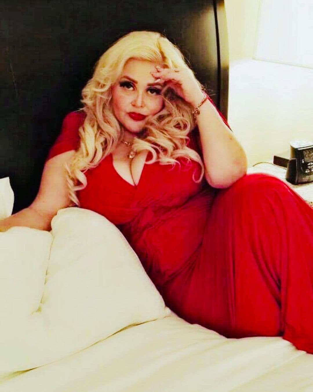 Así luce ahora, a sus 47 años y después de perder casi 70 kilos, luego de cambiar sus hábitos, cuidar su alimentación y hacer mucho ejercicio.