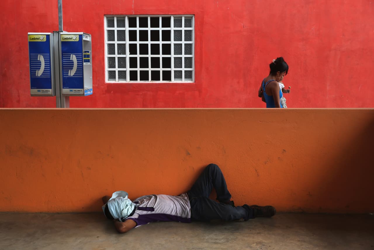 “No será la nuestra solo una casa, un albergue, queremos que sea un verdadero hogar donde las y los migrantes encuentren no solo el lugar para descansar, curar sus heridas, comer, dormir, sino también puedan ser escuchados, consolados, atendidos espiritualmente, donde puedan ser orientados y asesorados jurídicamente. Un refugio, un espacio para protegerlos de los victimarios sean delincuentes, criminales o autoridades civiles”.