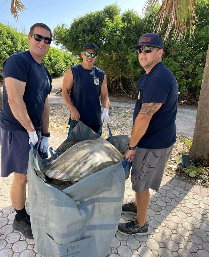 Bomberos del condado de Brevard respondieron una llamada de emergencia en una casa de Melbourne Beach.