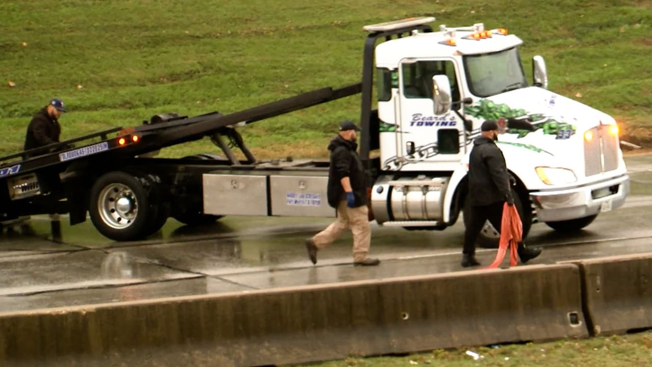 El incidente fue a la altura de Fielder Road y cerraron todos los carriles en el sentido este.