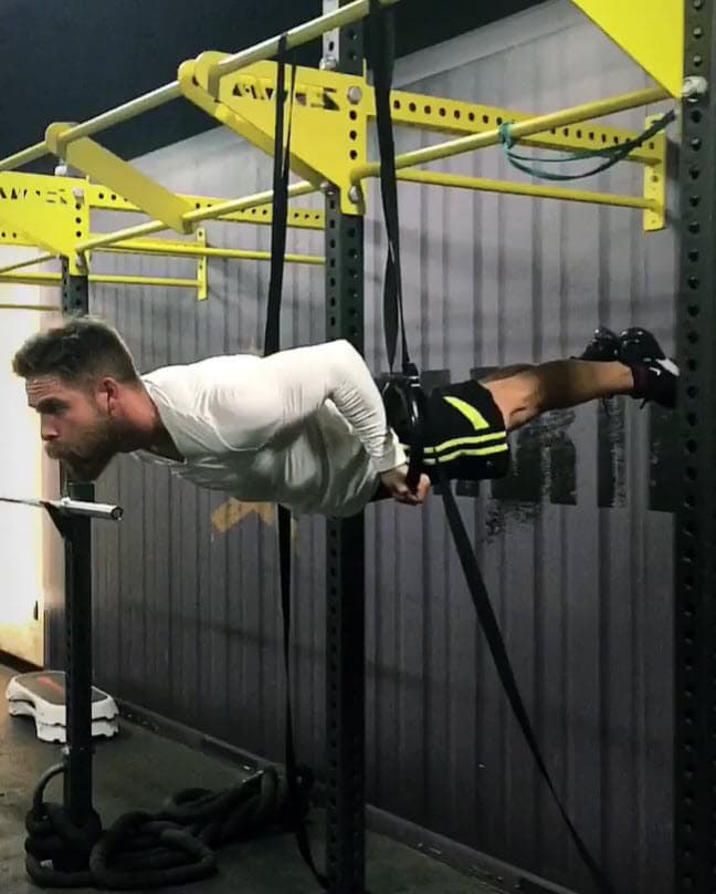 <b>Diego Ponce De Leon Monzalvo </b>es atleta, entrenador y nutriólogo especializado en estética, así se define en su perfil de Instagram.
<br>