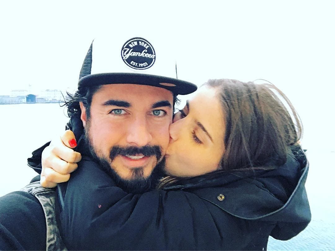 Josué Alvarado y Michelle Renaud se casaron el 12 de noviembre de 2016. De ese amor nació, cuatro meses más tarde, Marcelo. La pareja anunció su separación en mayo de 2018 y en octubre de ese mismo año ella confirmó que ya estaban divorciados.