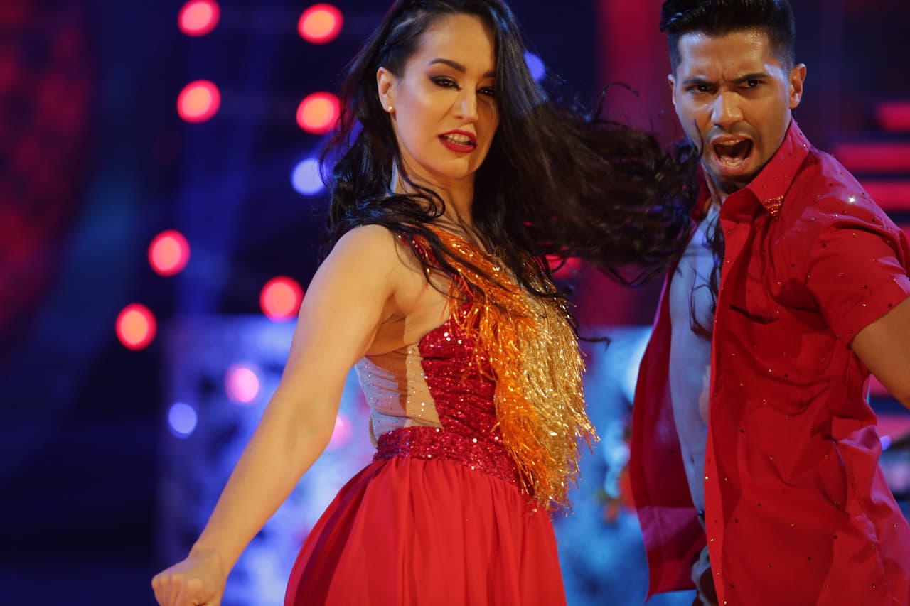 Aunque lo hizo muy bien, no fue suficiente y quedó eliminada. Y es que el estar nominada al lado de la Chikybombom no es nada fácil. No hay quien le gane a la dominicana.