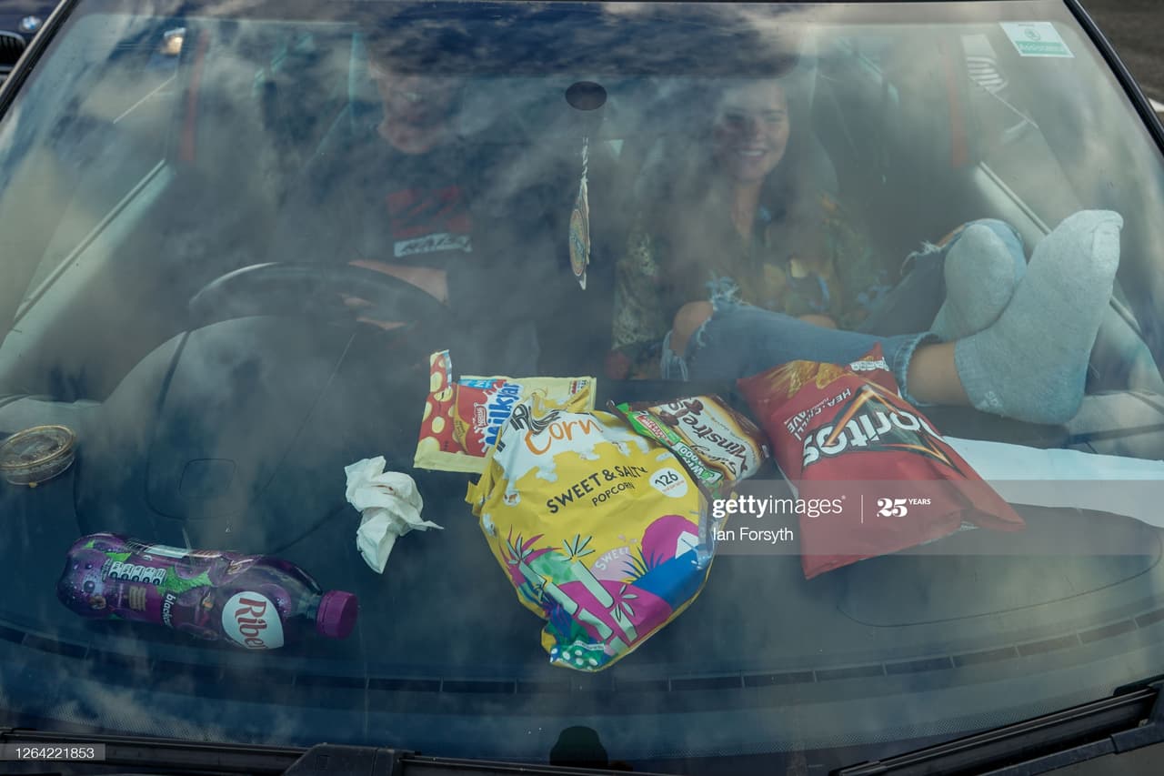 El precio por persona es de $11 y los menores de 15 años no pagan. Para comprar las entradas
<a href="http://3feo.com/" target="_blank">consulte esta página web</a>.