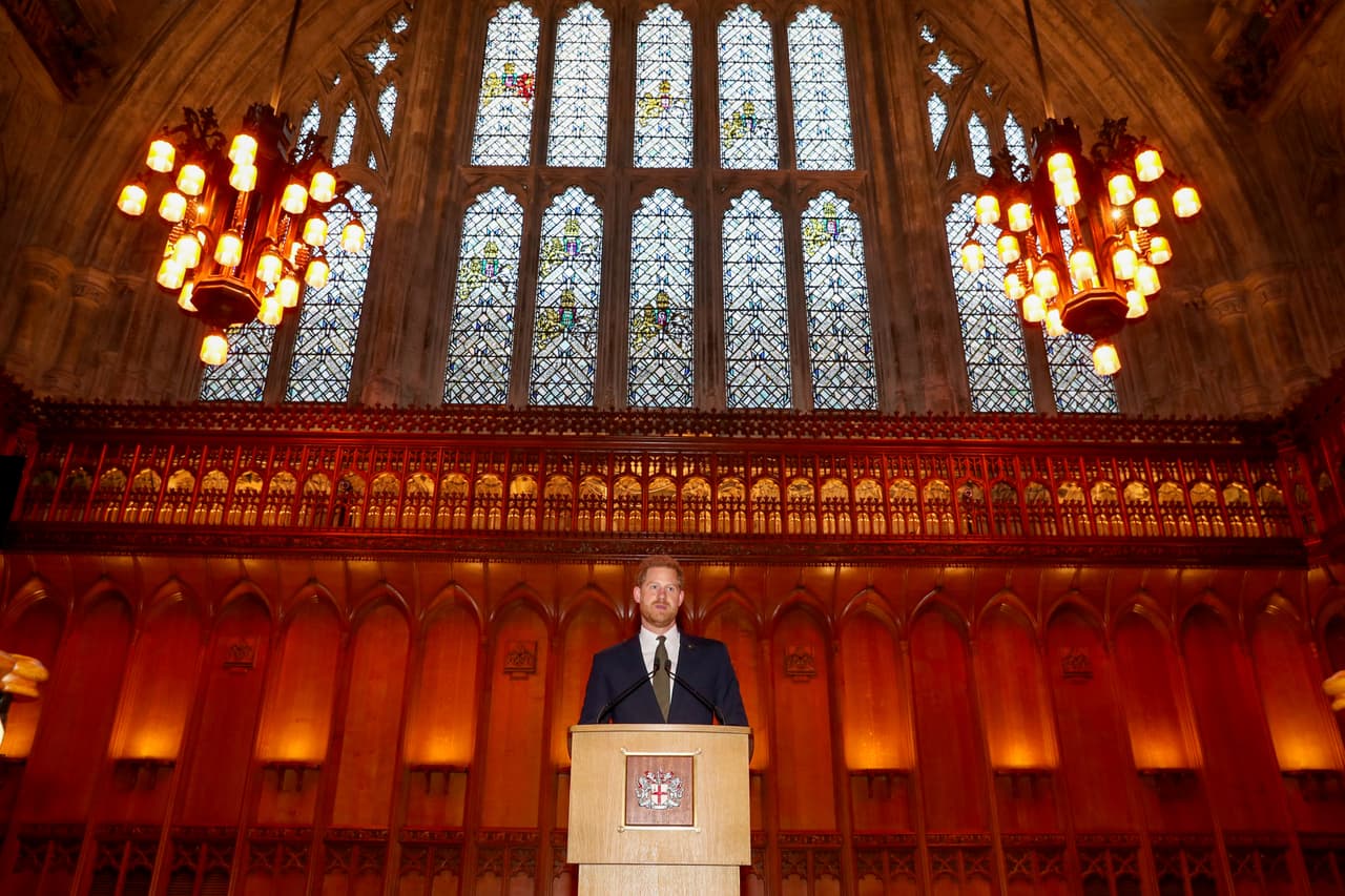 Durante una recepción organizada en The Guildhall (foto), un edificio legendario que alguna vez albergó al ayuntamiento de Londres, Harry emitió el martes 10 de septiembre un emotivo discurso en el cual explicó que ver a la gente crecer mediante los Invictus Games es uno de los mayores honores en su vida.