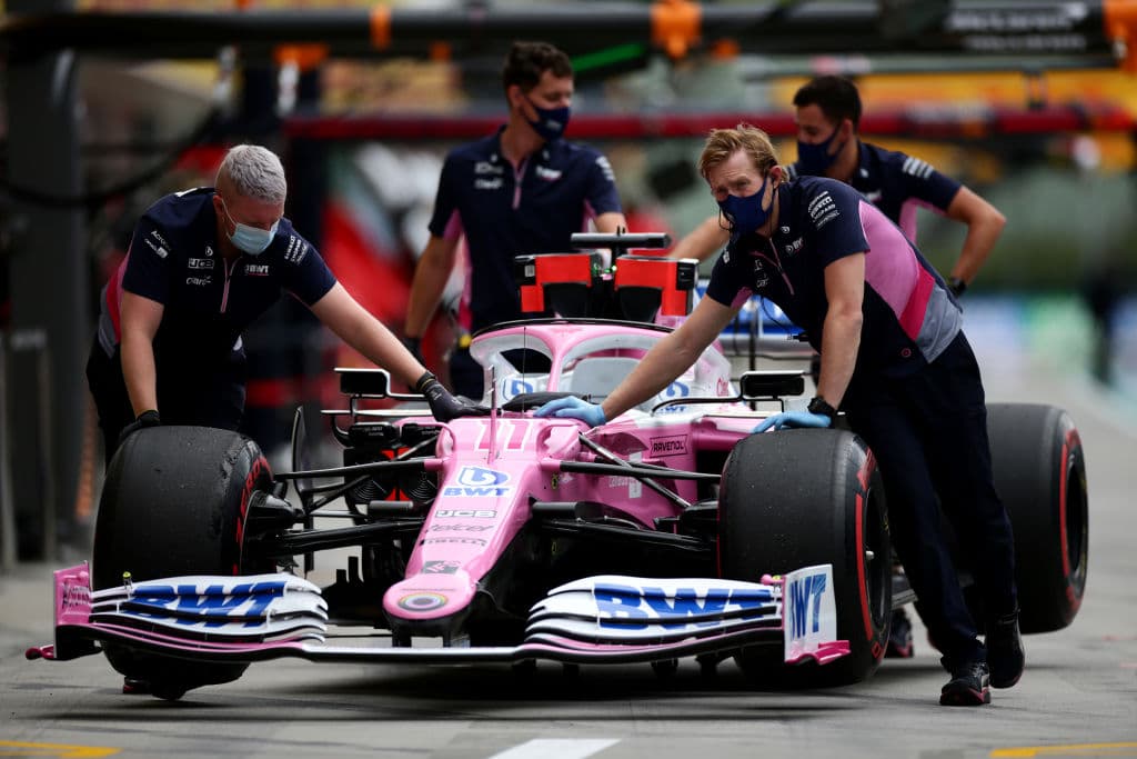 Lewis Hamilton arrancará en la primera posición; Valtteri Bottas, Lances Stroll, Sergio Pérez, Sebastian Vettel, Charles Leclerc, Max Verstappen, Lando Norris, Carlos Sainz y Pierre Gasly completan las primeras diez posiciones al arranque.