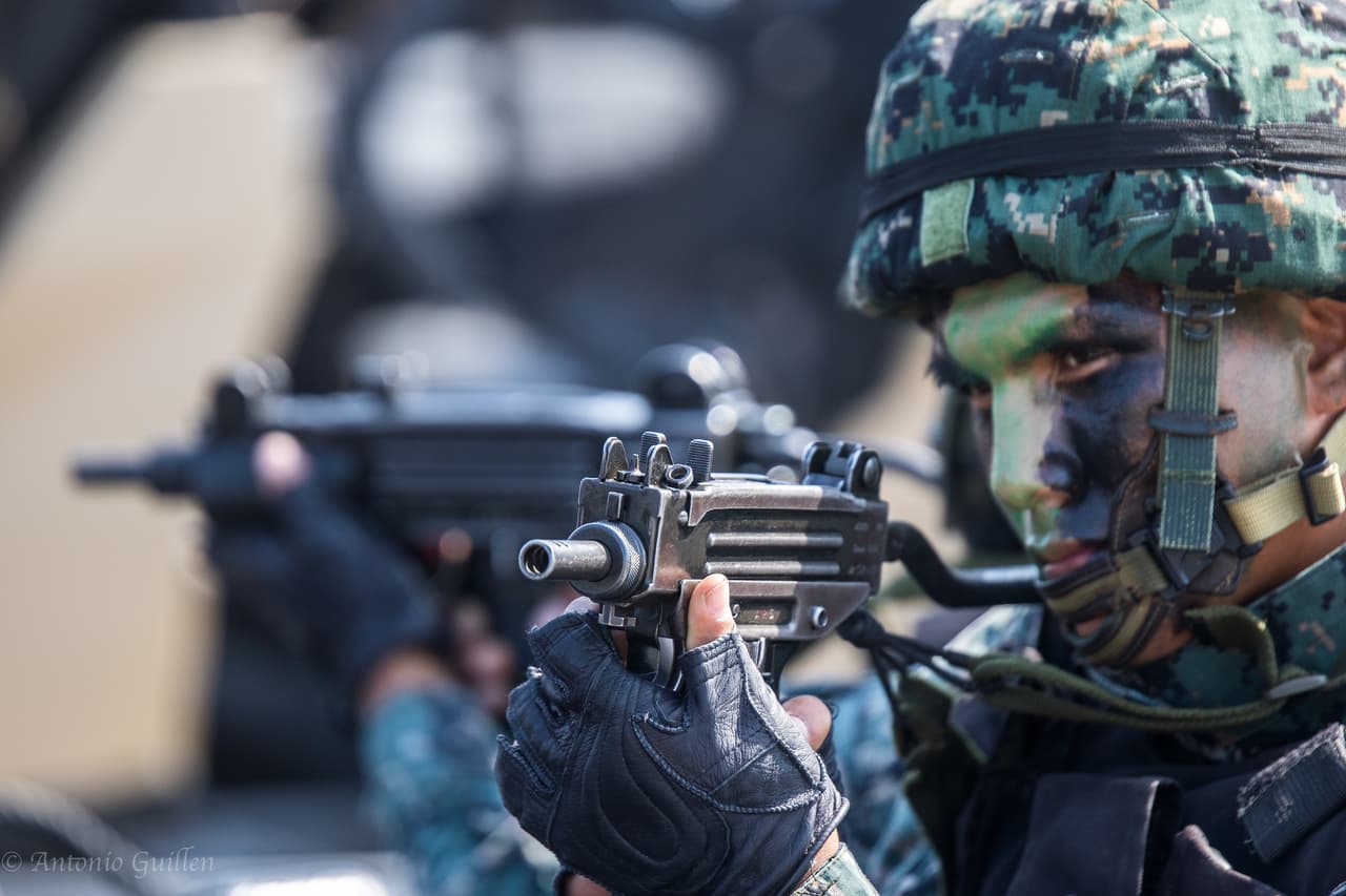 Este lunes dio inicio nueva edición de la competencia militar Fuerzas Comando, la cual, en su edición 2016, se realiza en Lima, Perú. Durante los 10 siguientes días, equipos militares de élite provenientes de 20 países de América mostrarán su destreza, su fuerza y su resistencia, así como sus estrategias en contra del terrorismo y el crimen organizado.