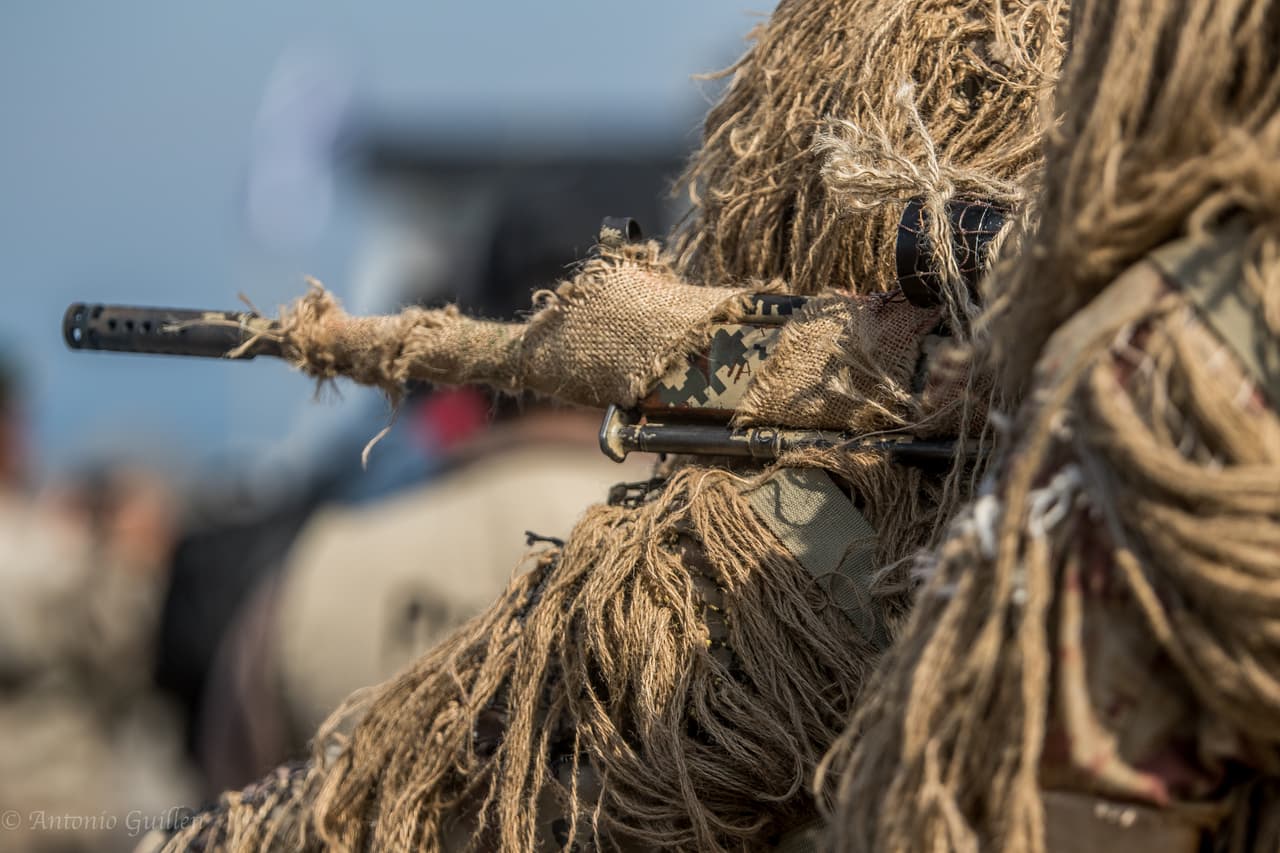 Este lunes dio inicio nueva edición de la competencia militar Fuerzas Comando, la cual, en su edición 2016, se realiza en Lima, Perú. Durante los 10 siguientes días, equipos militares de élite provenientes de 20 países de América mostrarán su destreza, su fuerza y su resistencia, así como sus estrategias en contra del terrorismo y el crimen organizado.