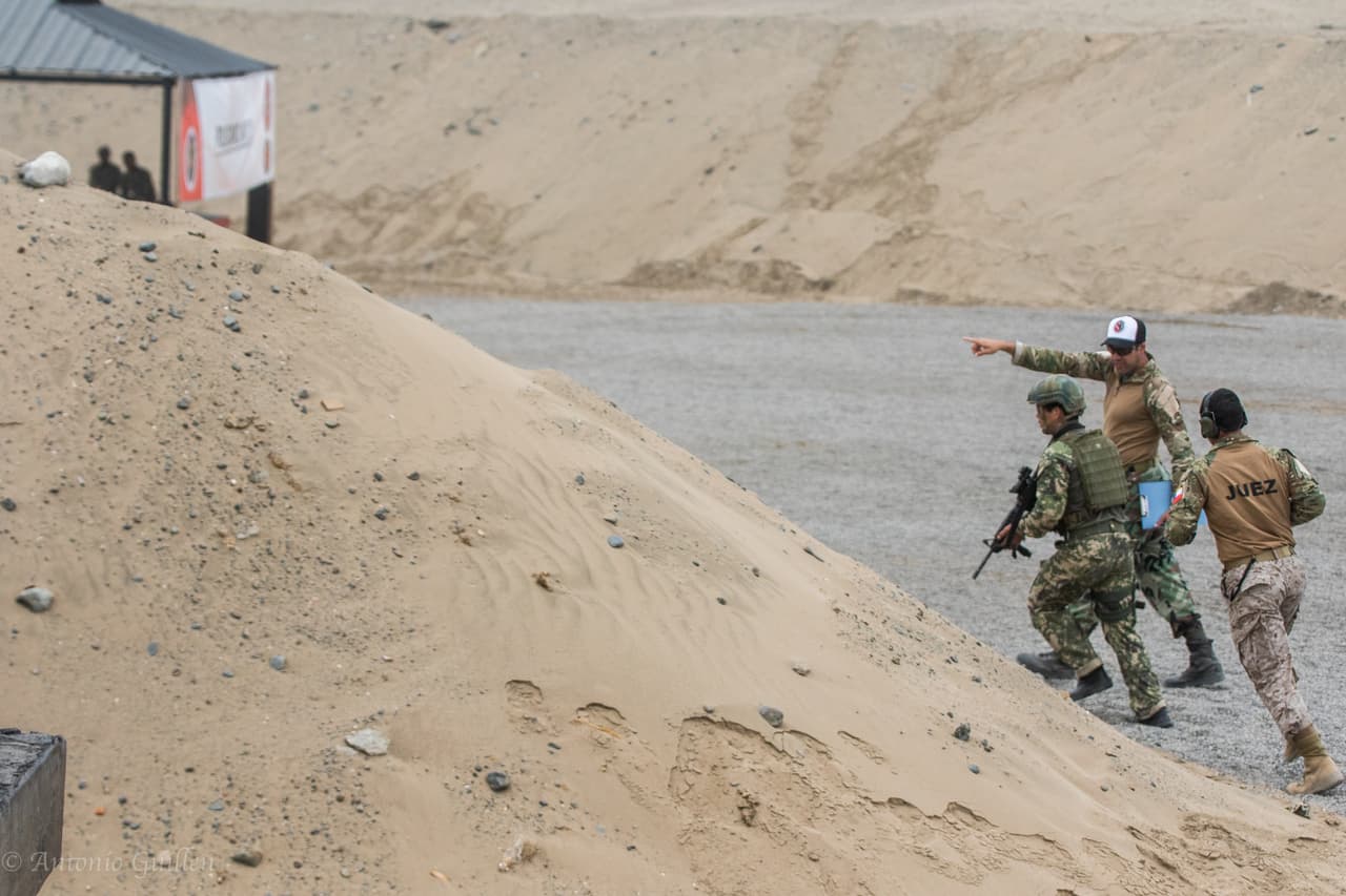 Este lunes dio inicio nueva edición de la competencia militar Fuerzas Comando, la cual, en su edición 2016, se realiza en Lima, Perú. Durante los 10 siguientes días, equipos militares de élite provenientes de 20 países de América mostrarán su destreza, su fuerza y su resistencia, así como sus estrategias en contra del terrorismo y el crimen organizado.