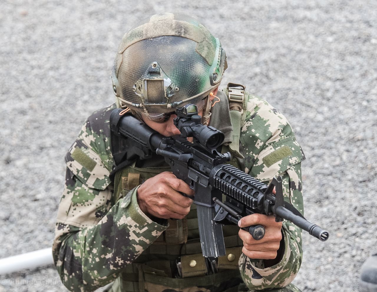 Este lunes dio inicio nueva edición de la competencia militar Fuerzas Comando, la cual, en su edición 2016, se realiza en Lima, Perú. Durante los 10 siguientes días, equipos militares de élite provenientes de 20 países de América mostrarán su destreza, su fuerza y su resistencia, así como sus estrategias en contra del terrorismo y el crimen organizado.