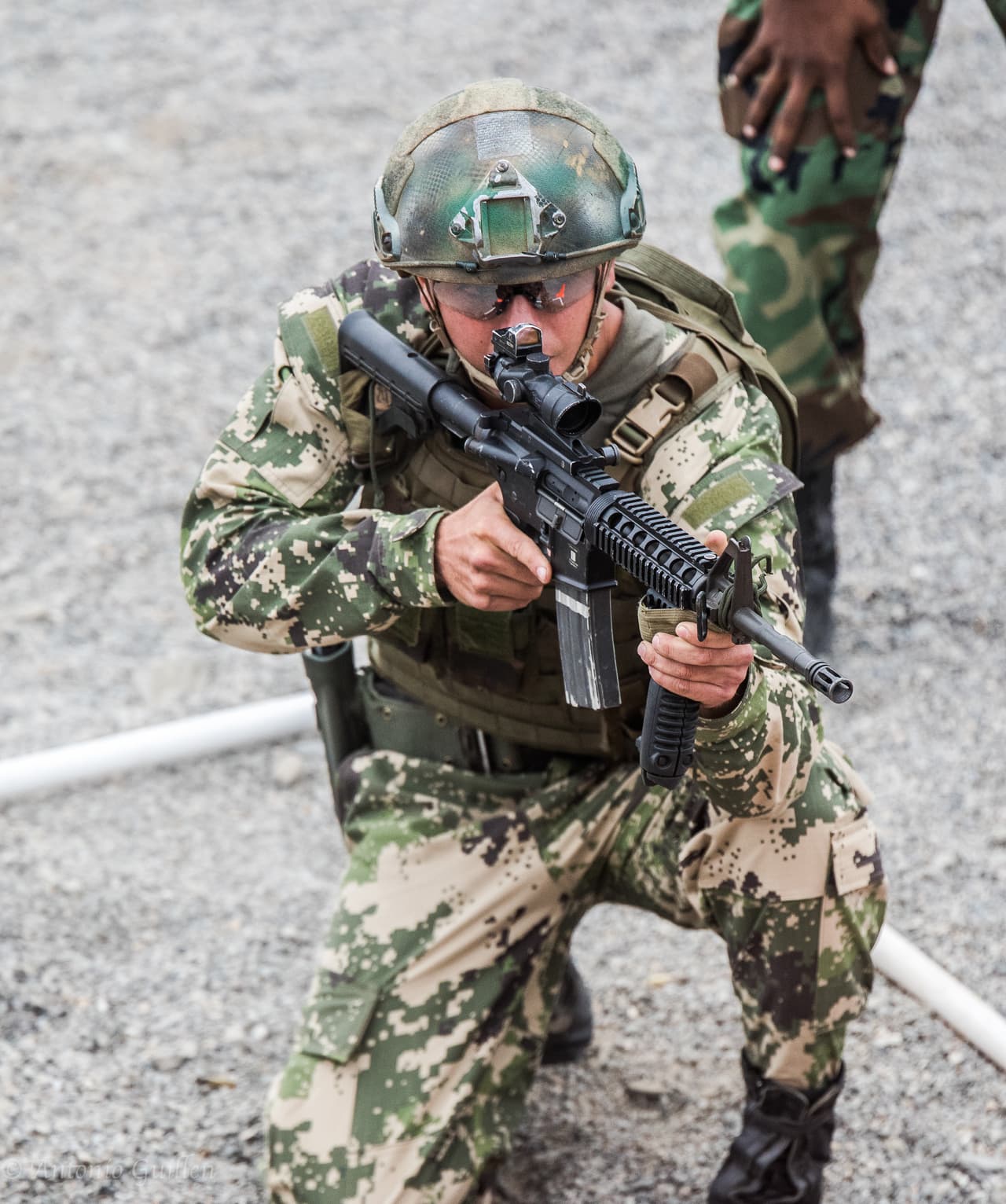 Este lunes dio inicio nueva edición de la competencia militar Fuerzas Comando, la cual, en su edición 2016, se realiza en Lima, Perú. Durante los 10 siguientes días, equipos militares de élite provenientes de 20 países de América mostrarán su destreza, su fuerza y su resistencia, así como sus estrategias en contra del terrorismo y el crimen organizado.