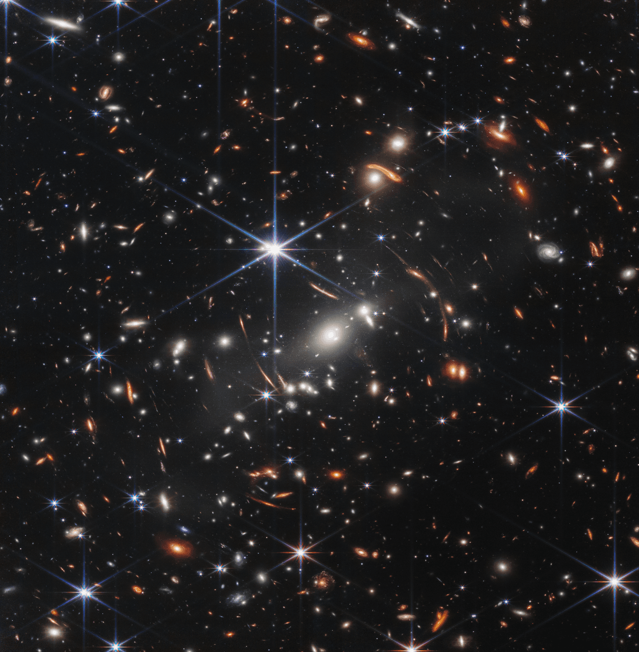 Esta imagen del telescopio James Webb muestra el cúmulo de galaxias SMACS 0723, revelando miles de galaxias distantes y detalles nunca antes vistos del universo profundo gracias a la potente capacidad infrarroja del observatorio espacial en su histórica primera imagen científica oficial compartida.