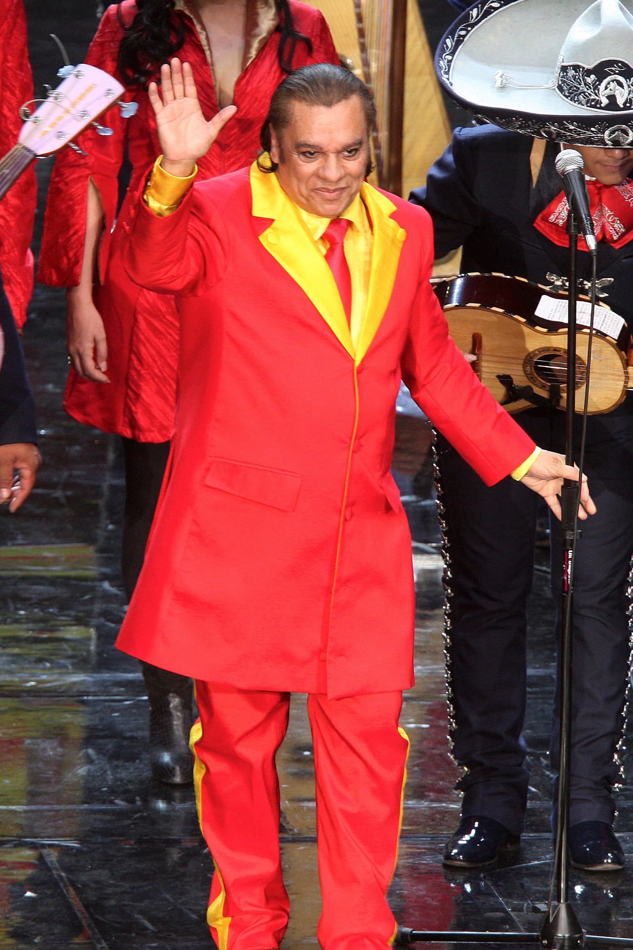 Como olvidar el look que usó cuando se le rindió un homenaje a Chespirito en 2012.