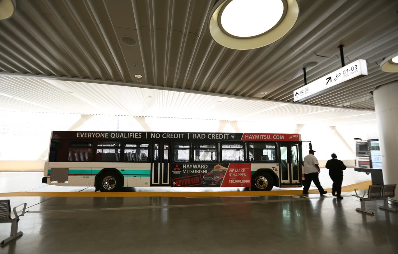 Servicio de autobuses regresa a la terminal Transbay de San Francisco tras estar cerrada por 10 meses