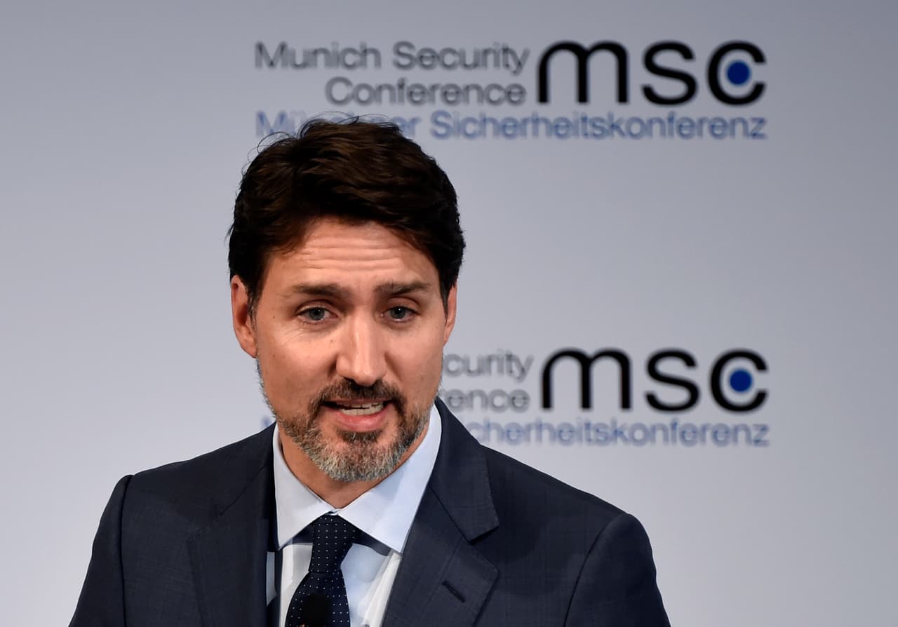 Justin Trudeau dice estar dispuesto a considerar un camino a la ciudadanía canadiense para trabajadores temporales extranjeros