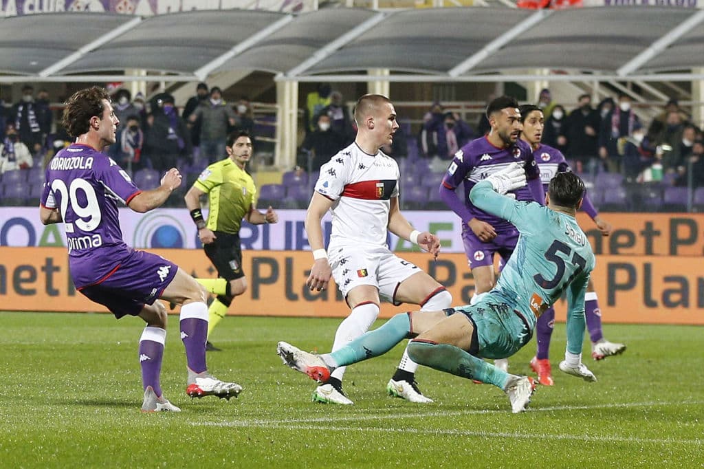 La Fiorentina no tuvo piedad del Genoa y propinó una goliza de 6-0 durante la Jornada 22 en la Serie A. Cristiano Biraghi fue el único en hacer doblete, mientras que Álvaro Odriozola, Giacomo Bonaventura, Dusan Vlahovic y Lucas Torreira sumaron goles para el triunfo de la 'Fiore'; Johan Vasqez no jugó.