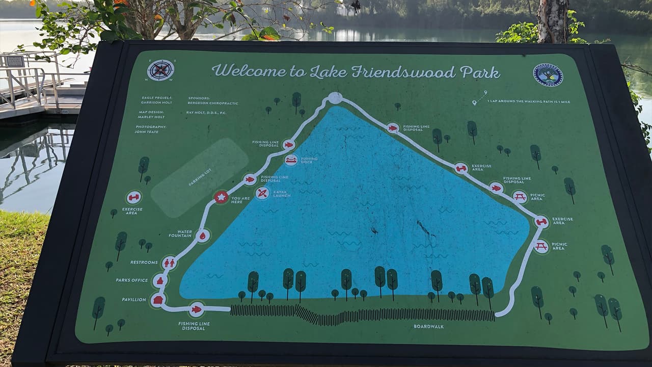 El parque tiene 33 acres que pueden ser recorridos caminando o en bicicleta gracias a los senderos que rodean el lago.