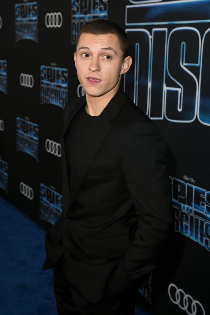 Luego de terminar la secundaria, Tom asistió al BRIT School y al poco tiempo de haber entrado, el británico consiguió un papel en la película de “Lo Imposible”.