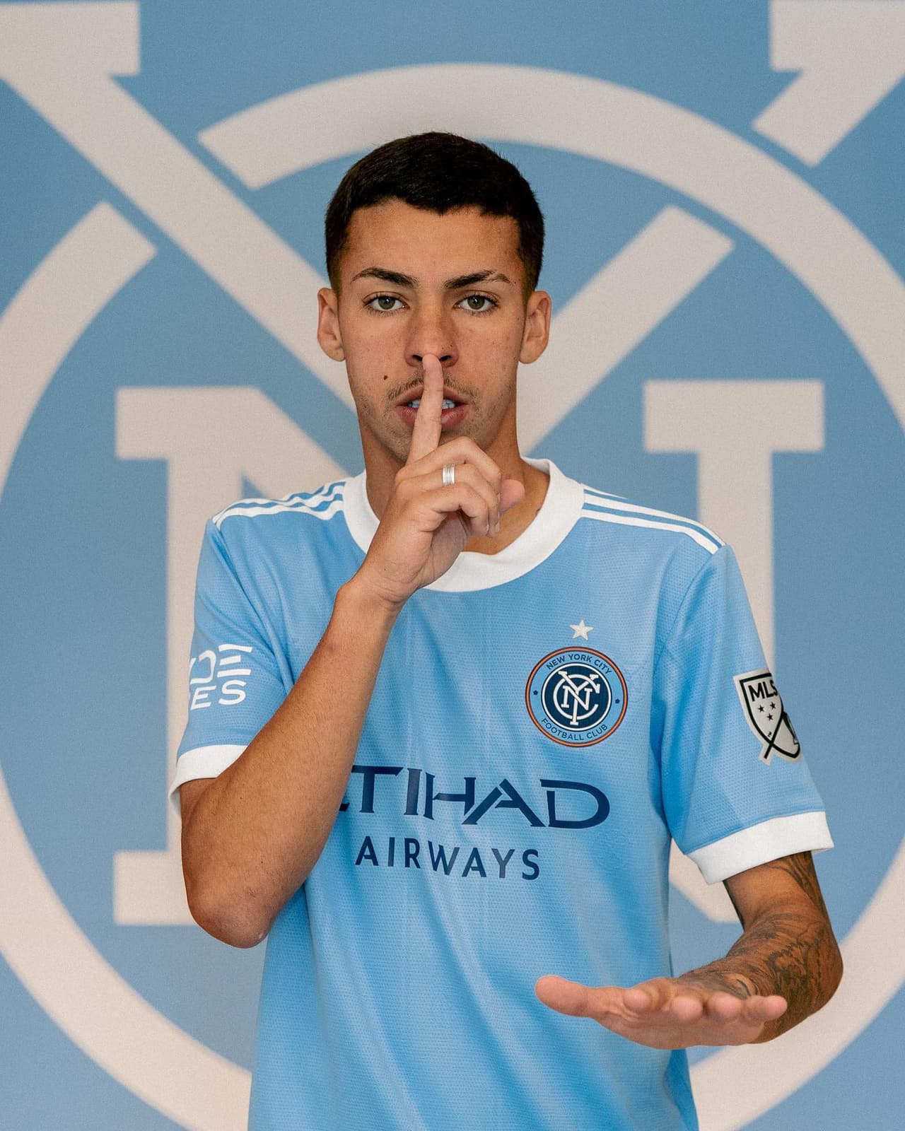 ¡Ya está en la MLS! Tras ser anunciado el 17 de marzo como nuevo fichaje de New York City FC, el delantero brasileño Gabriel Pereira ya se puso 'la Celeste'.