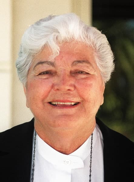 Caridad Asensio (1931-2011). Fue defensora de los trabajadores agrícolas, fundadora de la Clínica de Salud Caridad Asensio, que brindó atención médica gratuita a los trabajadores agrícolas.