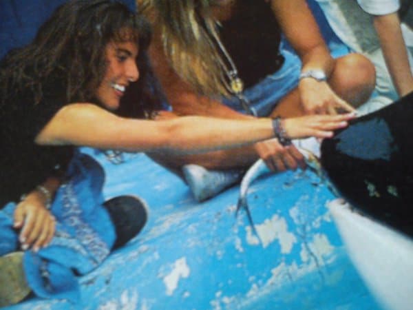 Lo sorprendente de esta corta historia fue que uno de los personajes protagónicos era la ballena 'Keiko', esta telenovela despidió al animal marino de un parque de diversiones de México para ser trasladado a Estados Unidos y más tarde liberarlo.