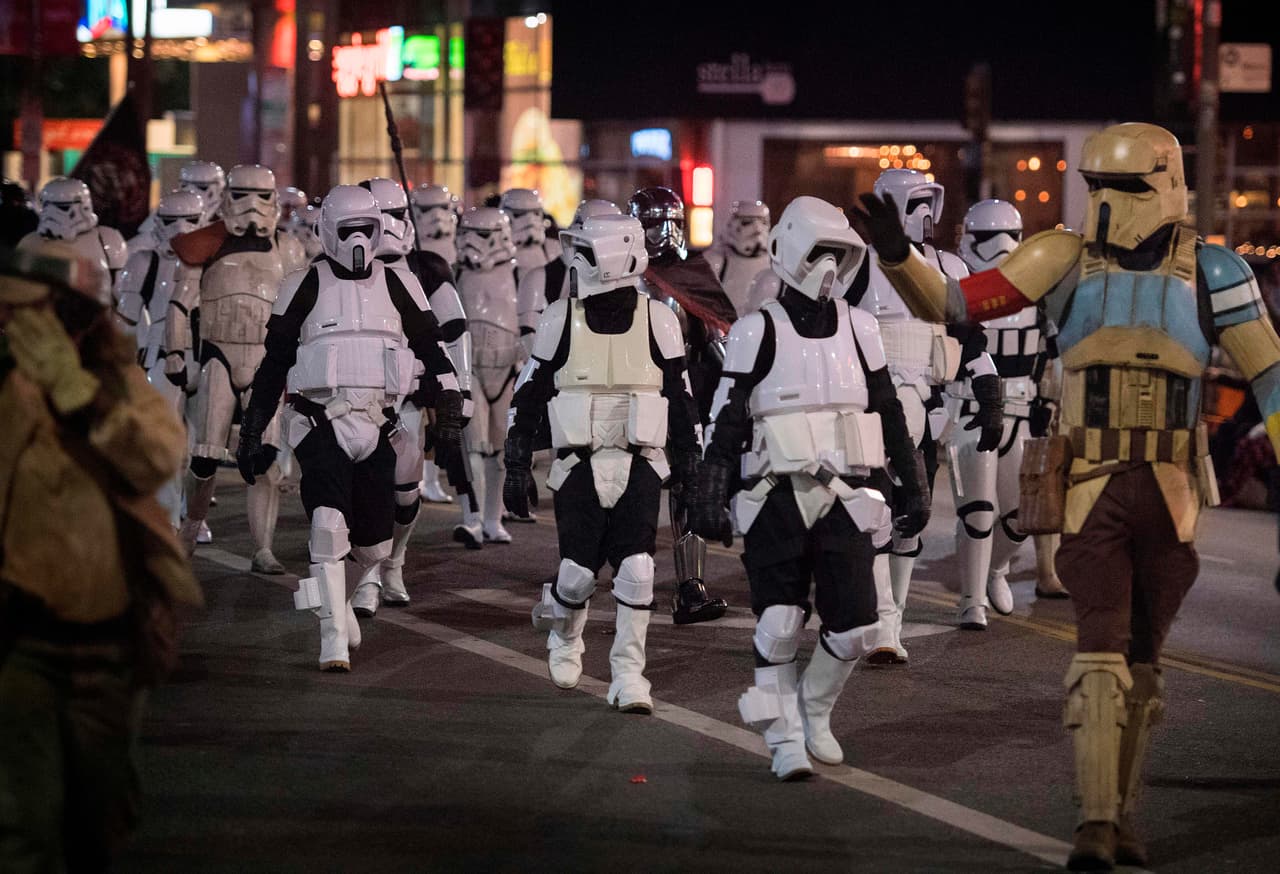 La celebración contará con 11 globos de personajes, cada uno de uno cuatro pisos de altura, además de actos ecuestres y bandas de música, incluida la Banda del Cuerpo de Marines de San Diego.