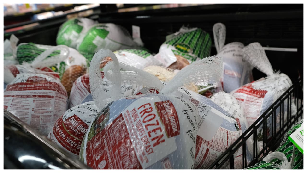 Cómo ahorrar ante el alza en el precio del pavo y los productos de la cena de Thanksgiving