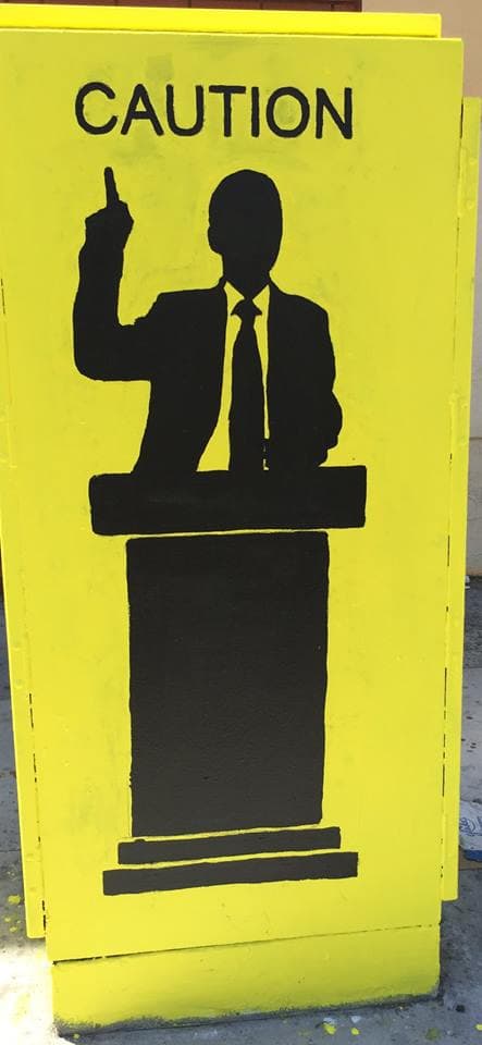 Advierten sobre la política en sus obras.