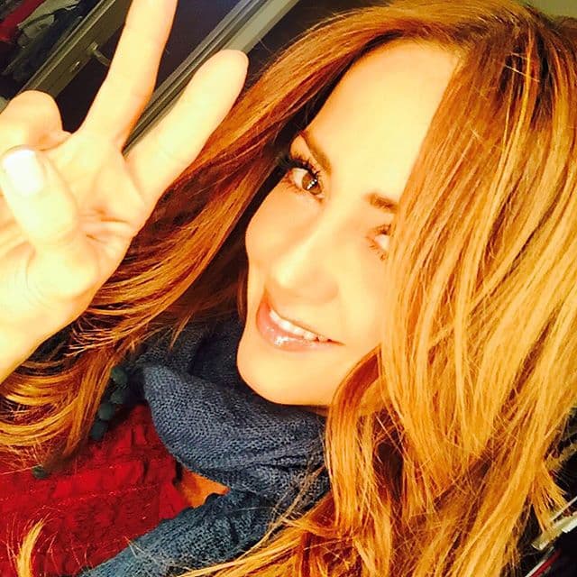 Andy es una mujer soñadora, entregada y feliz.