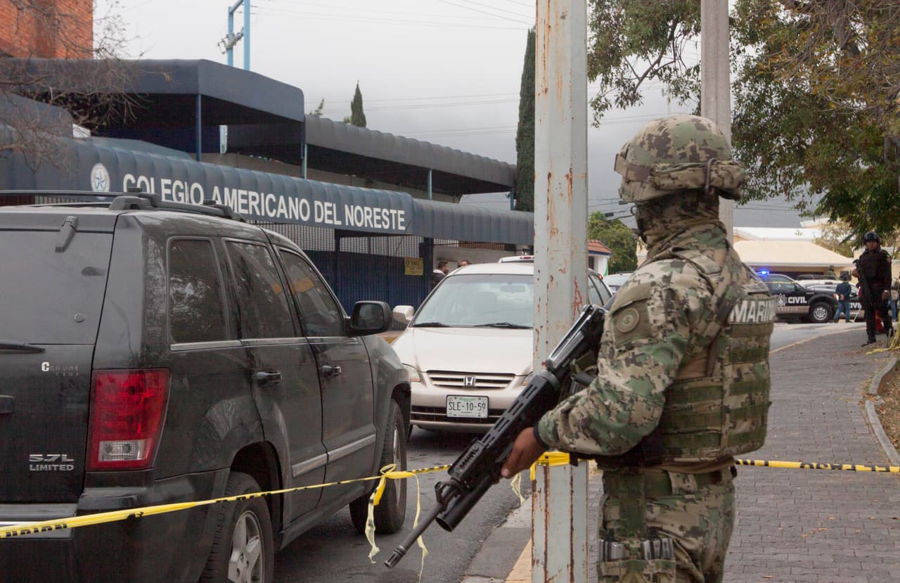 Operativo tras el tiroteo en colegio de Monterrey.