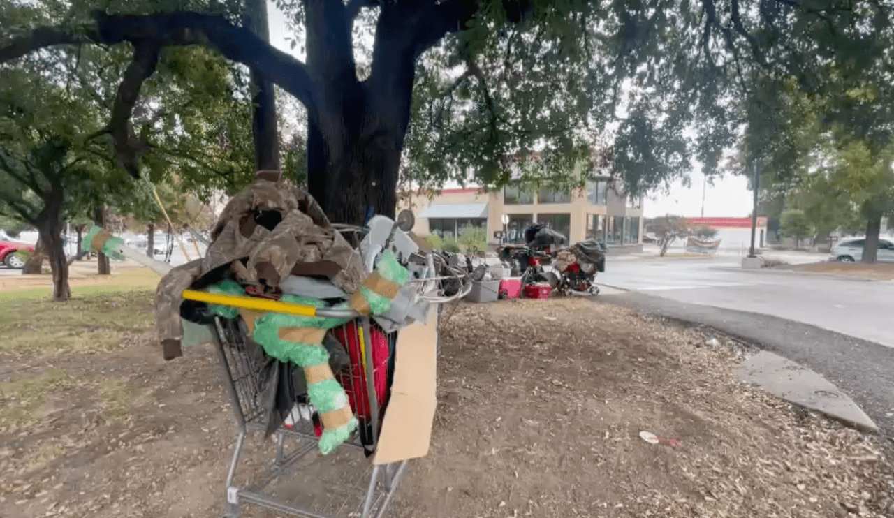 El 1 de septiembre entró en vigor una ley estatal que prohíbe los campamentos para personas sin hogar. El Proyecto de Ley de la Cámara de Representantes de 1925 declara que acampar en un lugar público no aprobado es un delito menor de Clase C que puede ser castigado con una multa de hasta $500.