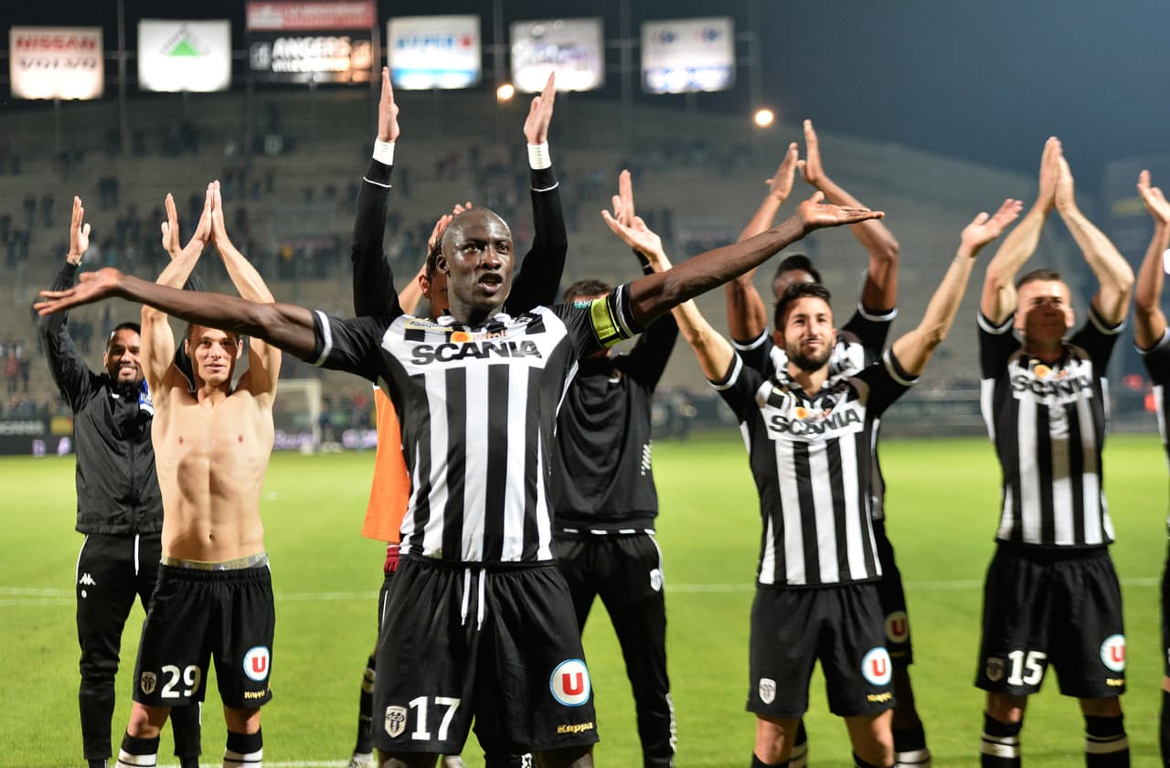 Angers sigue sorprendiendo en Francia y es segundo tras el PSG