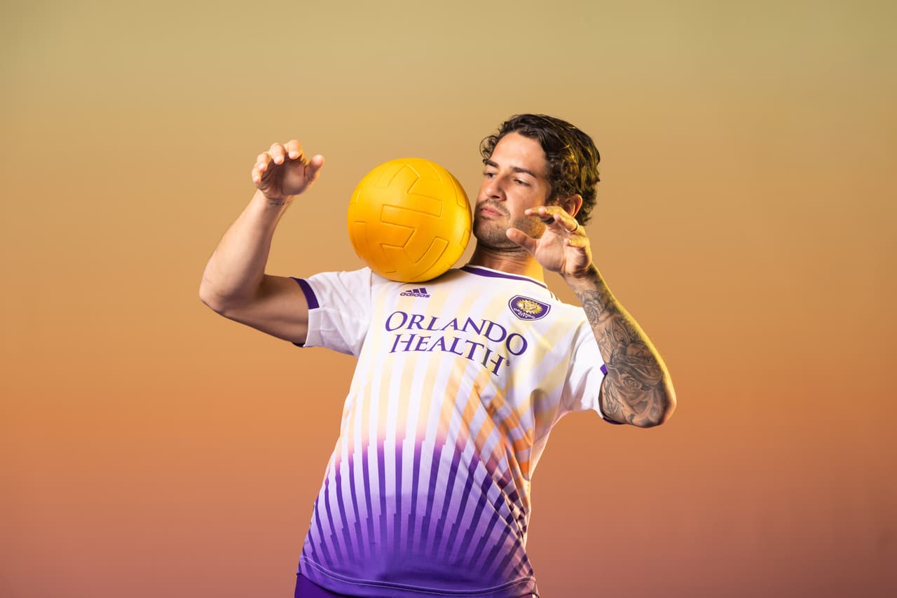 'Los Leones' de Orlando City SC y Alexandre Pato mostraron su nueva indumentaria.