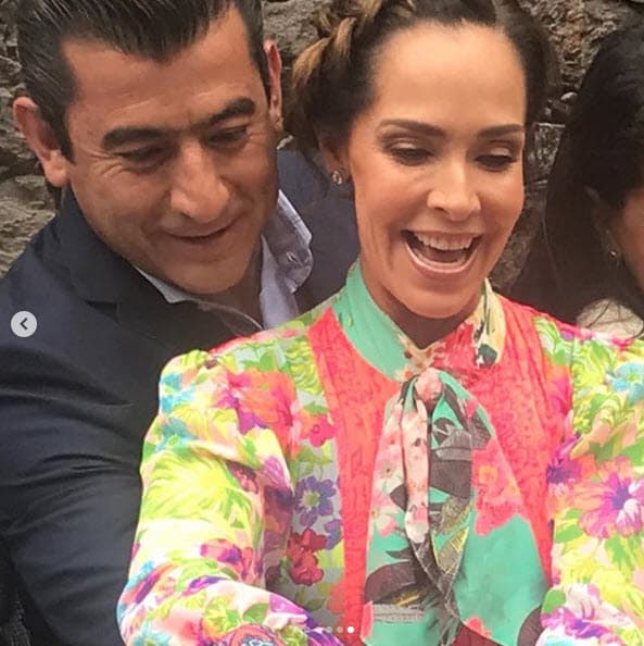 De acuerdo con sus redes sociales, tal parece que este vestuario fue uno de los últimos que usó la actriz de 48 años de edad antes del fallecimiento de su compañero de vida.