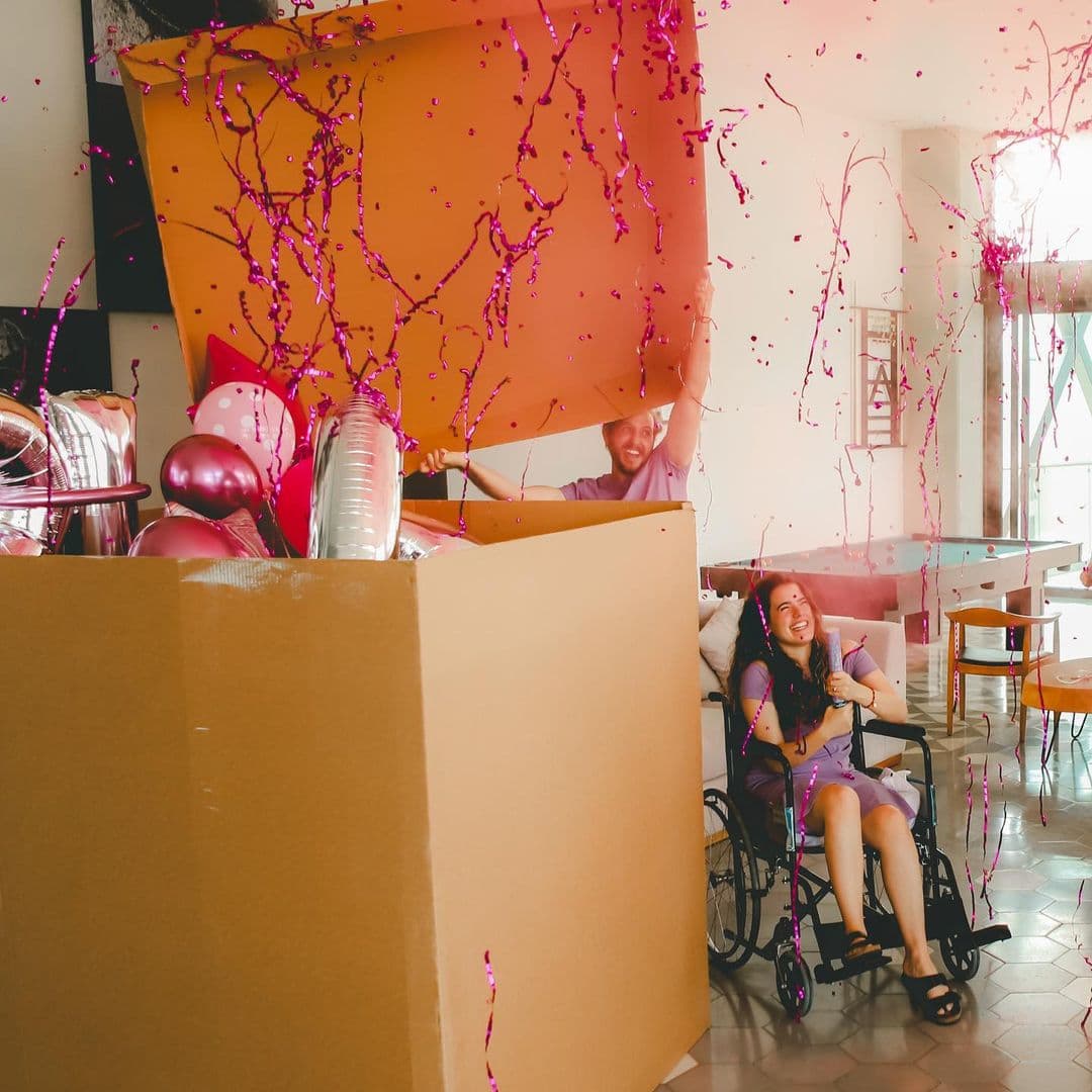 La hija de Alejandro y nieta de Vicente Fernández espera una niña que se llamará Cayetana, nombre que significa fuerte y protectora.