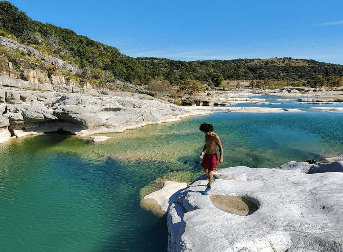 <a href="https://tpwd.texas.gov/state-parks/pedernales-falls" target="_blank">Pedernales National Park</a> - Senderismo cerca de Austin