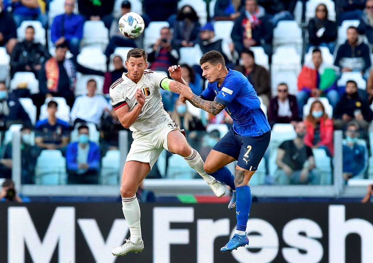 Italia se queda con el tercer lugar de la UEFA Nations League tras vencer 2-1 a Bélgica. Con anotacion de Barella y un penalti cobrado de Berardi, la 'Azzurra' se lleva la victoria. El único tanto por parte de los 'red devils' fue de Charles De Ketelaere ya al final del encuentro.