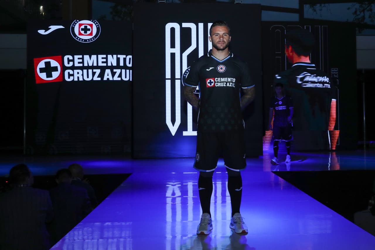 Uniforme alternativo de Cruz Azul para el Apertura 2022 y Clausura 2023.