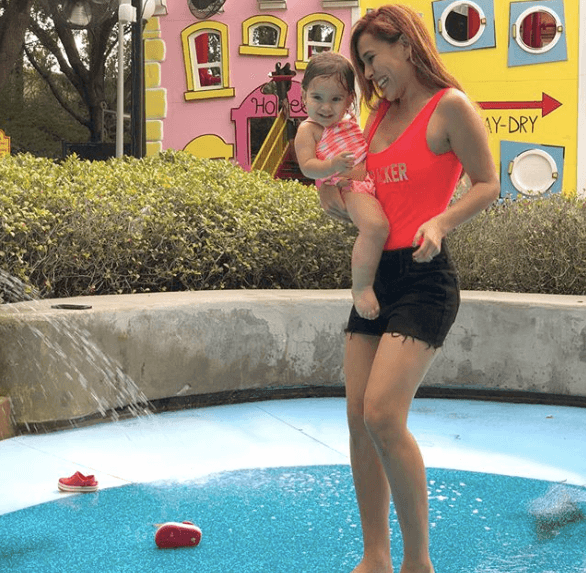 <b>Vela</b>
<br>Desde hace un tiempo, comparte sus días de descanso y de vacaciones con su hija. Ahora los planes son familiares, pero igual de maravillosos.