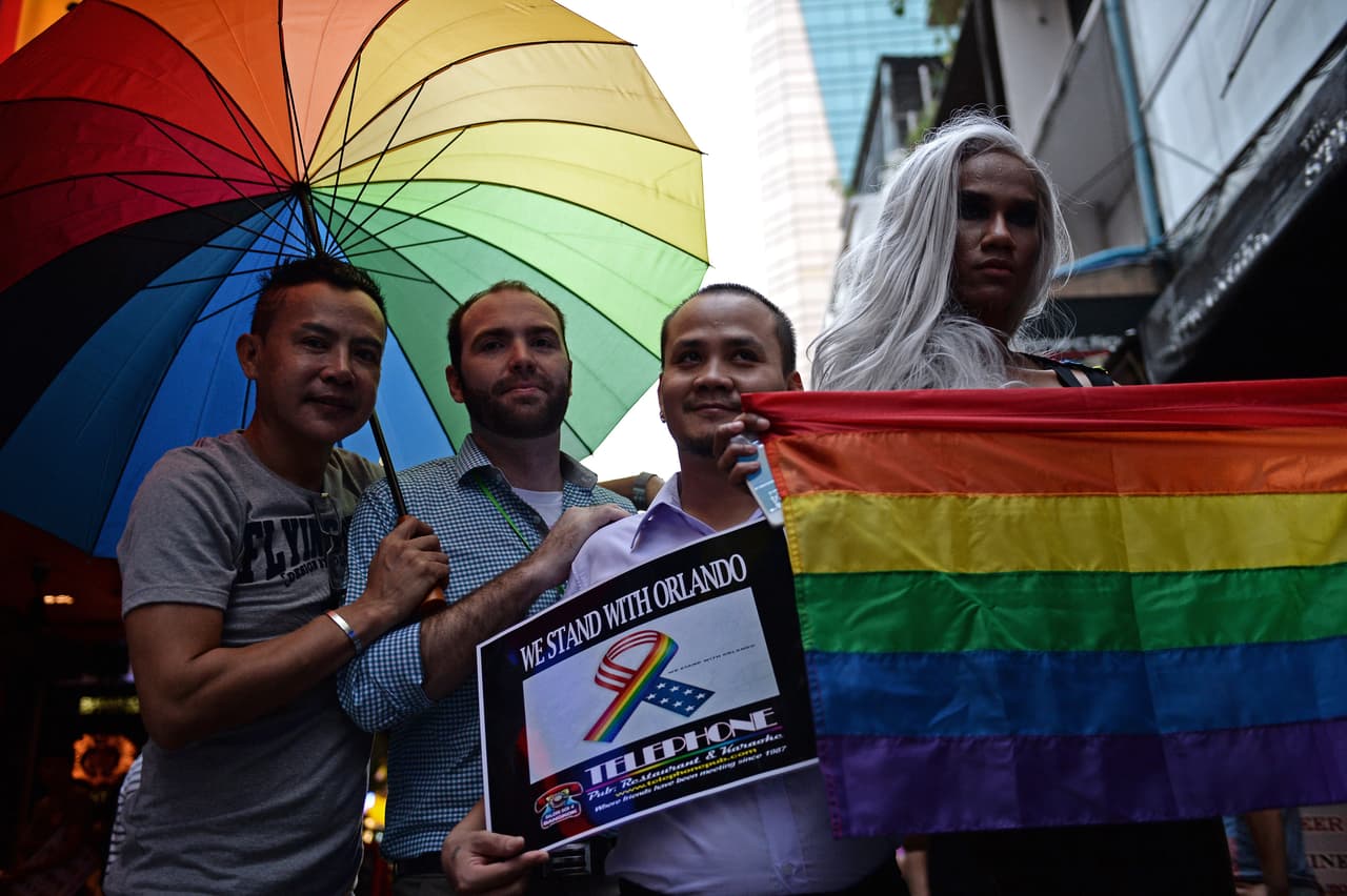 De acuerdo con la
<b><a href="https://www.apa.org/centrodeapoyo/sexual" target="_blank">American Psychological Association</a></b>, "los seres humanos
<b>no pueden elegir</b> ser gay o heterosexuales".