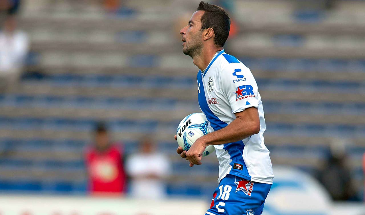Luis Gabriel Rey, máximo goleador en activo de la Liga MX